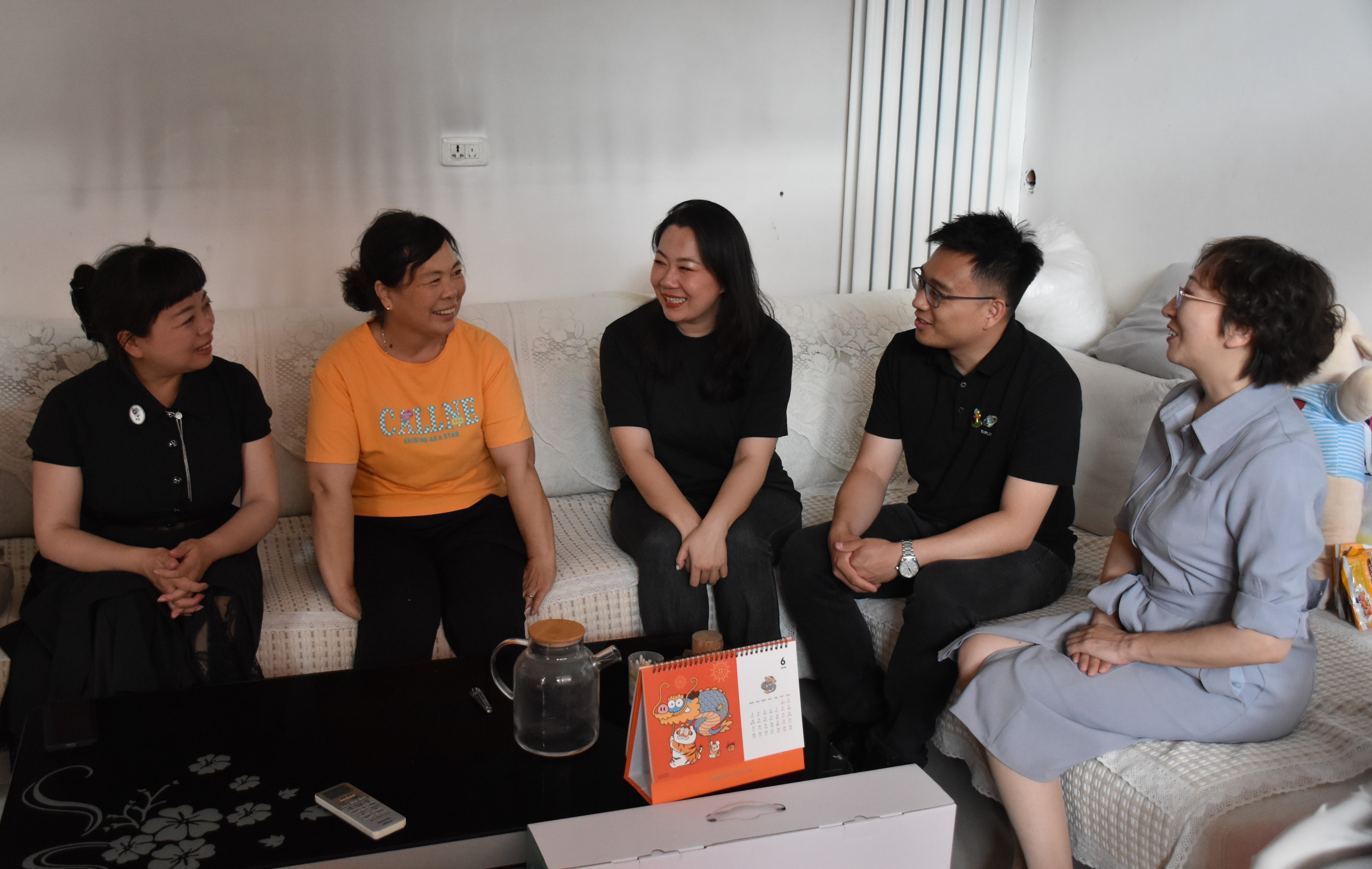 贝博游戏平台公益送温暖:6载慈善 660名单亲母亲受益 贝博游戏平台公益送温暖:6载慈善 660名单亲母亲受益