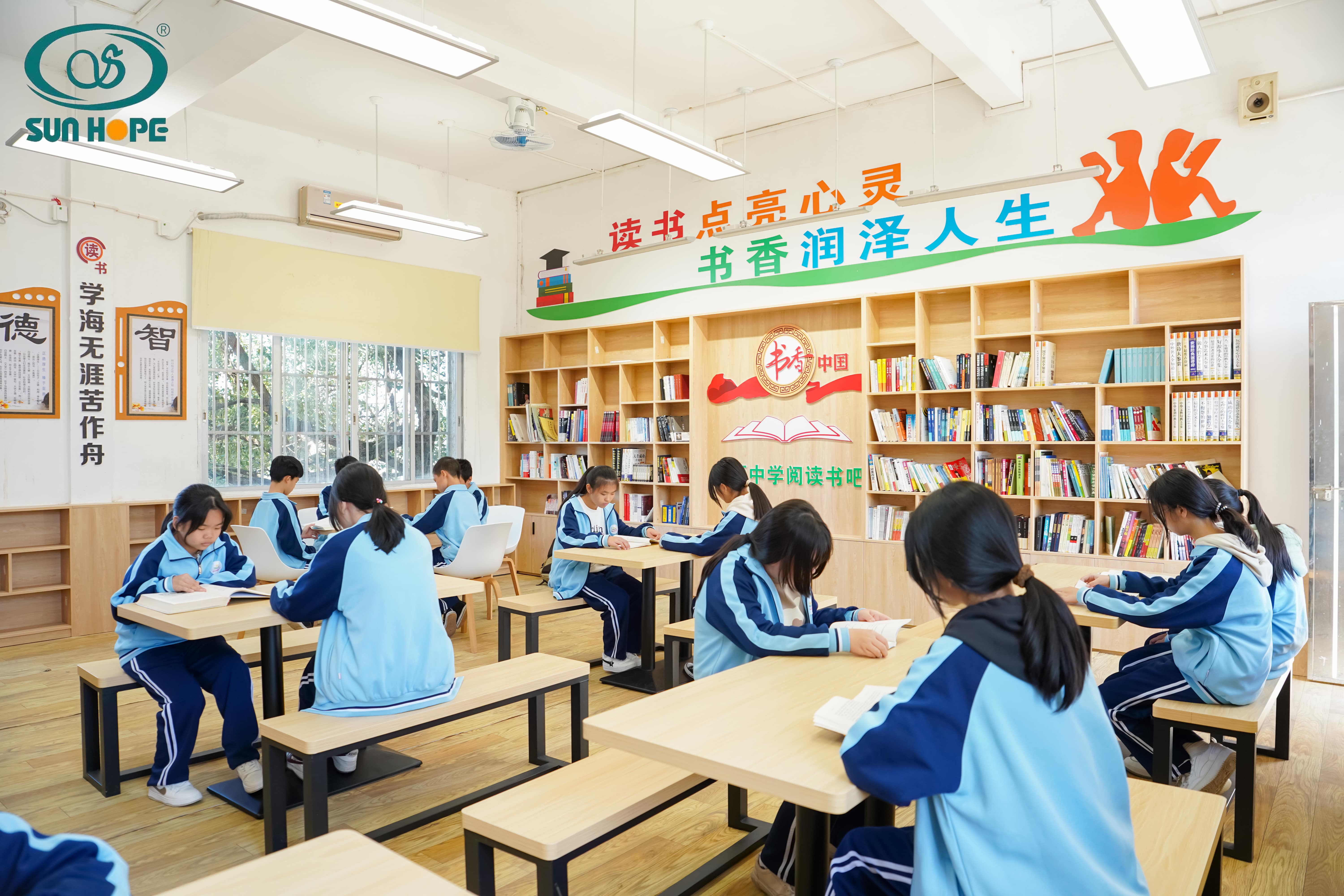 天津高校大学生记者走进贝博游戏平台公益小学开展“书香悦读,筑梦成长”活动 天津高校大学生记者走进贝博游戏平台公益小学开展“书香悦读,筑梦成长”活动