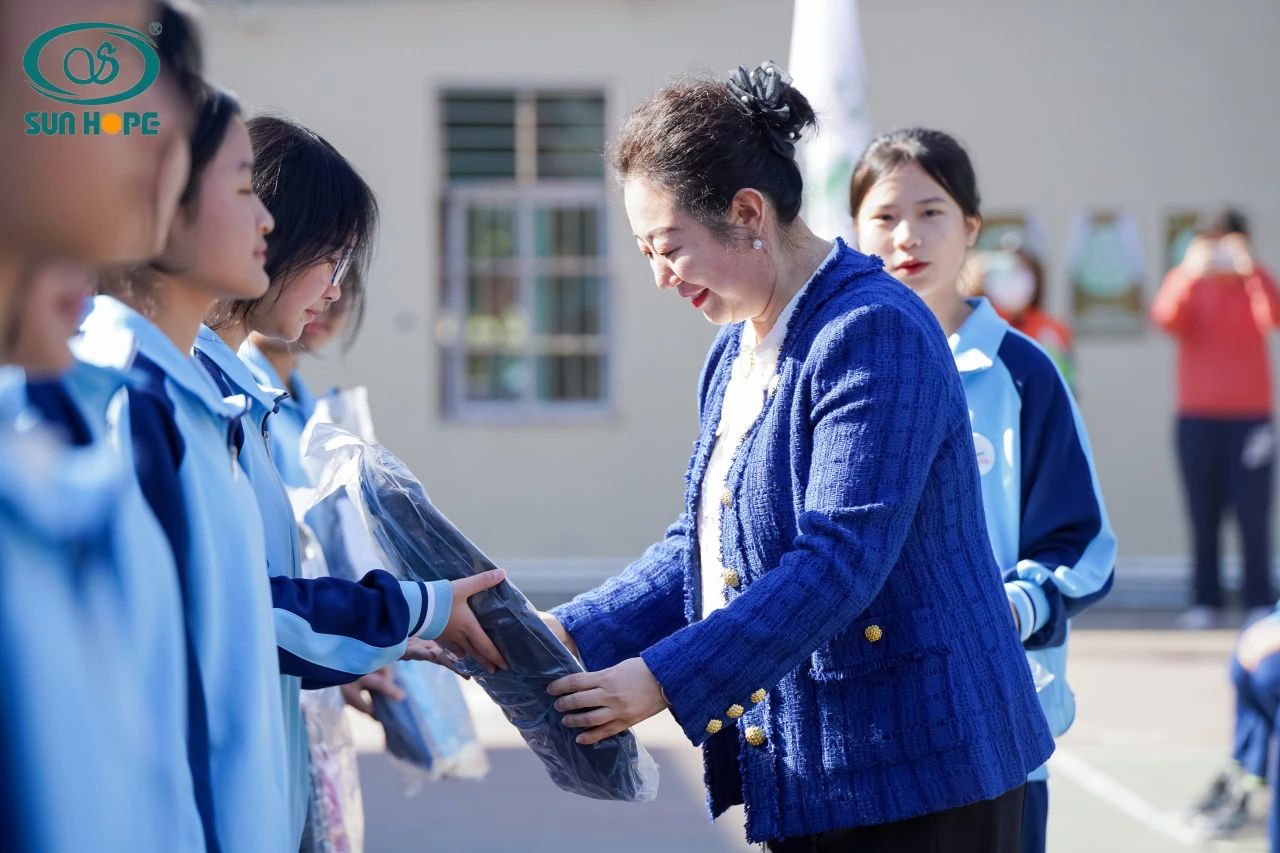 第243所 广东省河源市东源县上莞贝博游戏平台郇宇中学 第243所 广东省河源市东源县上莞贝博游戏平台郇宇中学