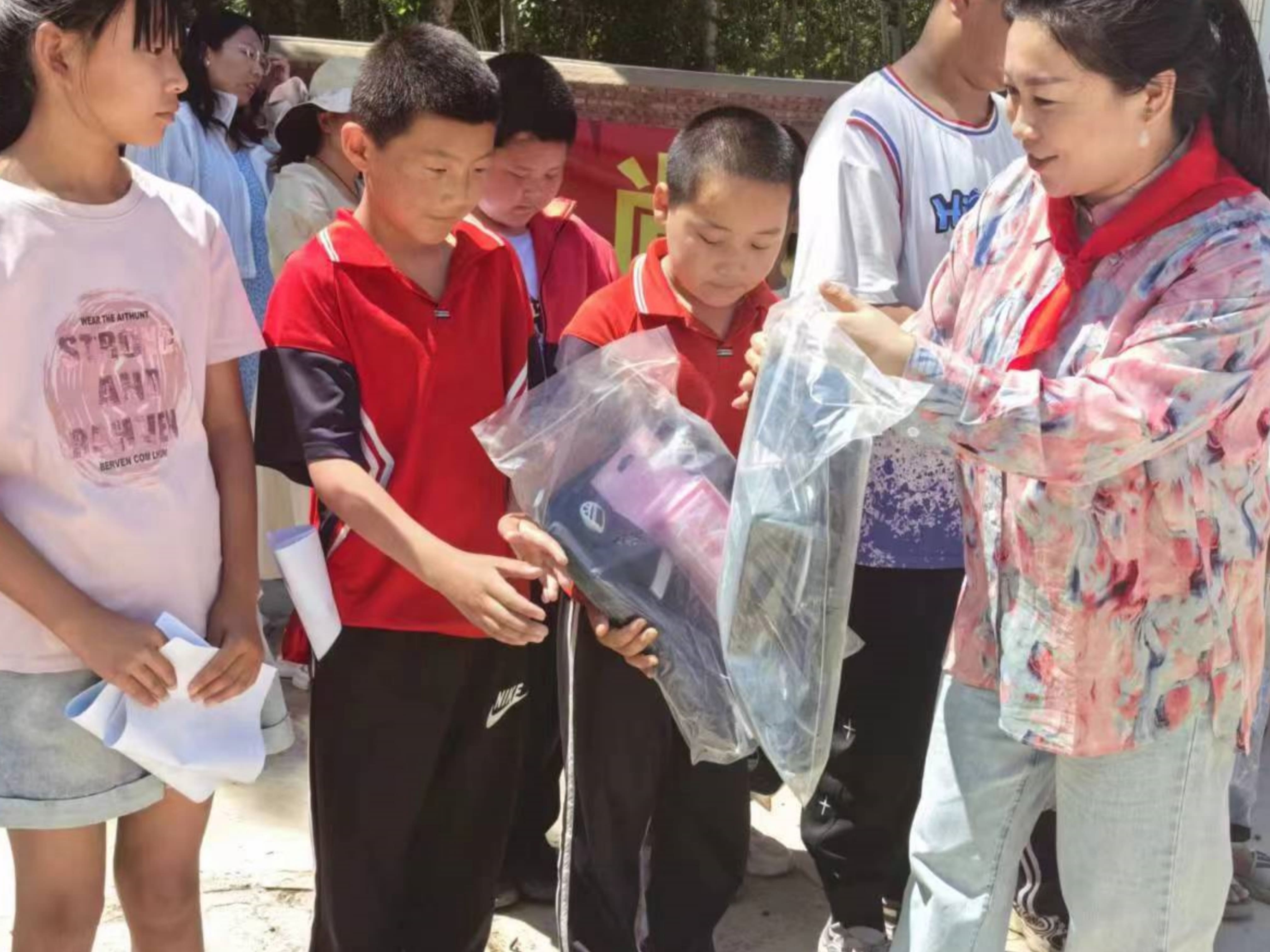 让爱延续,从未间断 | 贝博游戏平台公益季暖心回访 让爱延续,从未间断 | 贝博游戏平台公益季暖心回访