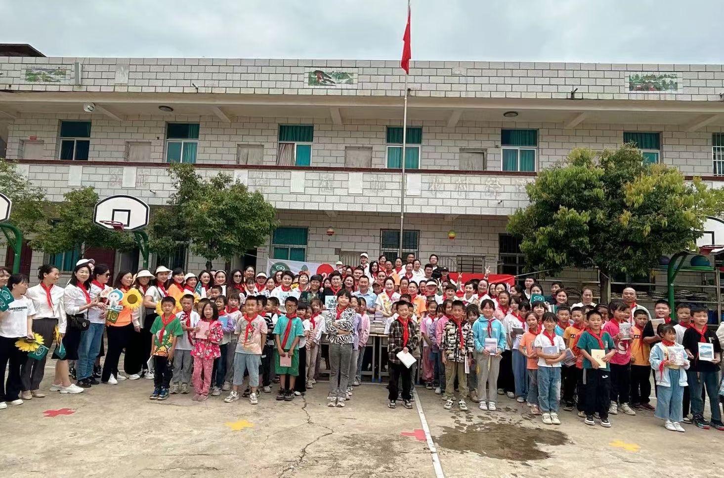 让爱延续,从未间断 | 贝博游戏平台公益季暖心回访 让爱延续,从未间断 | 贝博游戏平台公益季暖心回访