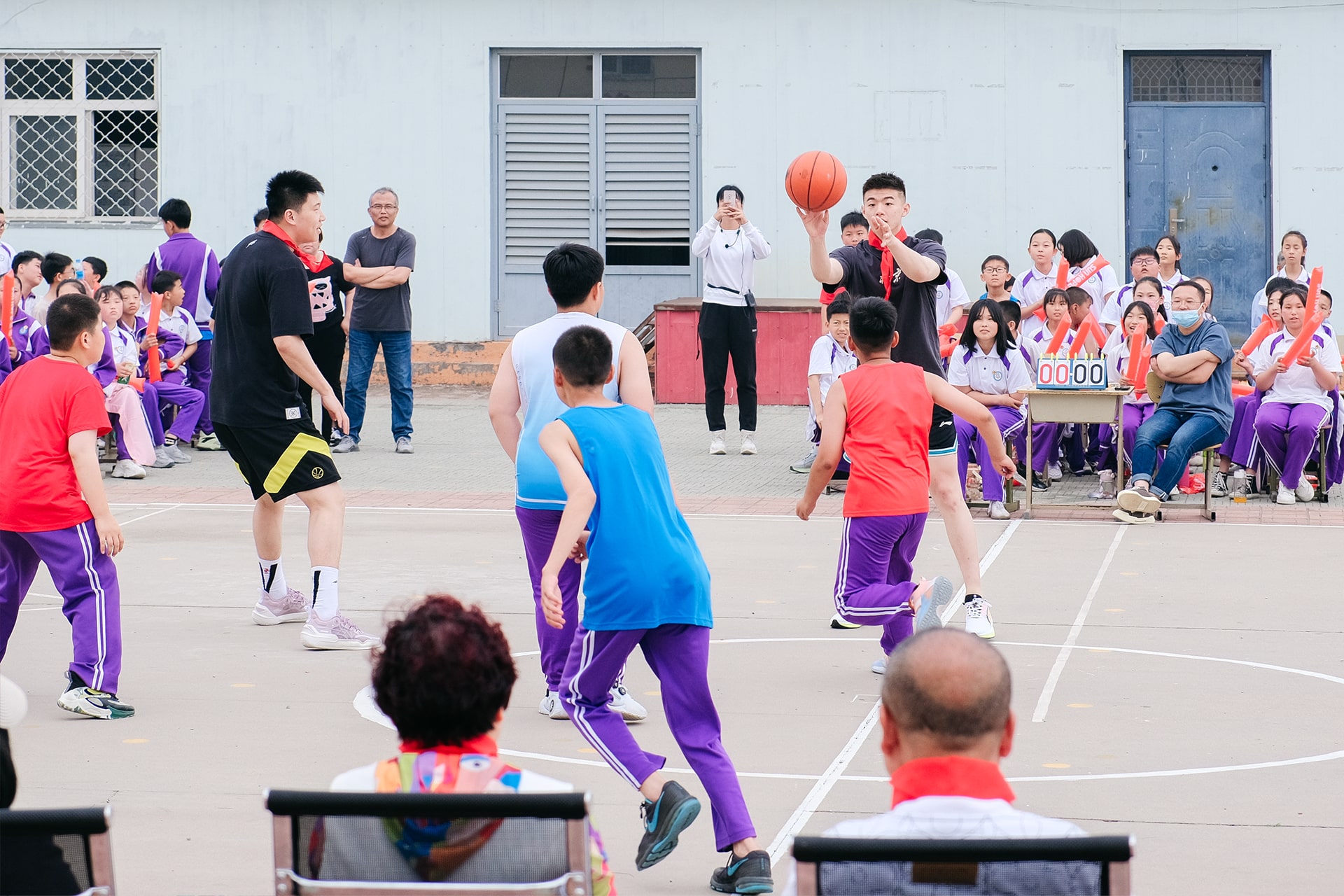 贝博游戏平台公益基金会携手首钢体育,传递篮球梦想,为少年喝彩! 贝博游戏平台公益基金会携手首钢体育,传递篮球梦想,为少年喝彩!